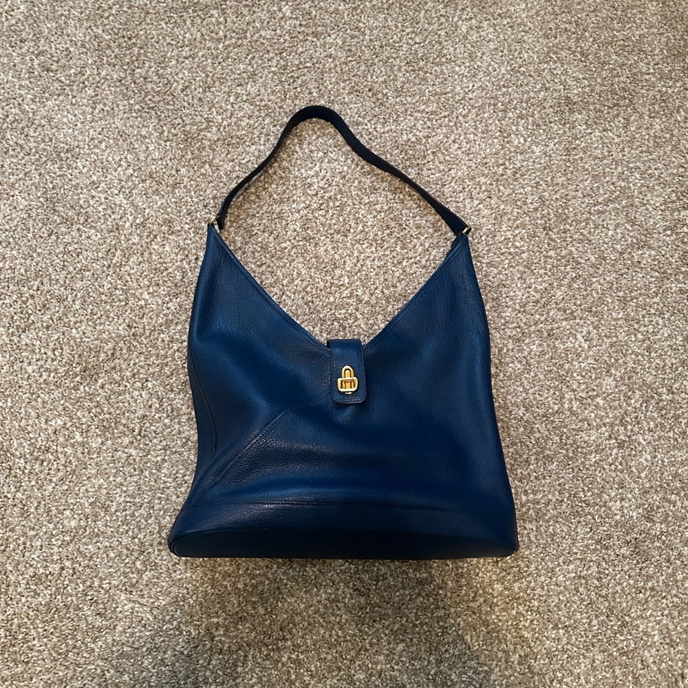 Stunning Large Vintage Hermes Turn-Lock Shoulder bag. Extremely Rare. Perfect